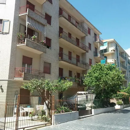 Casa Caterina アパート ノーリ